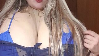 Susi is teasing in blu lingerie