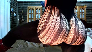 Solo girls masturbate until orgasm for
