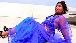 Red-hot desi girl from an Indian village in a steamy shower scene