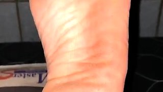 Horny brunette amateur with foot fetish sucks guys toe