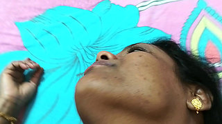 Indian Neighbour Meera Dixit Hardcore Blowjob and Squirting Desi Hot Sex on Bedroom