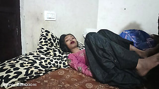 Patni seks ke lie utsahit ho gee aur pati ka skhalan ho gaya