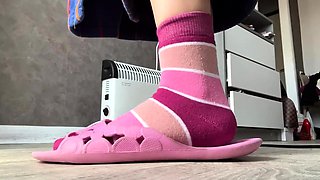 Solo masturbation and the foot fetish