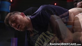 Massive cock hunk Andre performs analingus on Cadens hole