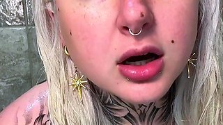 Skylar Vox Fuck Herself With Dildo And JOI In The Shower