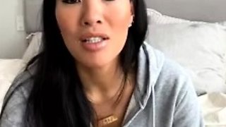 Webcam Asian camgirl testing brand new toy