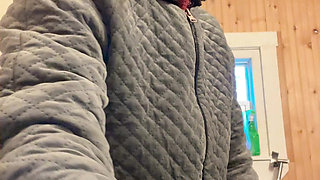 Pissing Small Pussy Hairy in the Moring