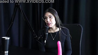 Beauty shows how to give a good blowjob, kisses the blonde and shows her beautiful breasts - Melina Khalifa (WATCH ON: SHEER/RED)