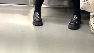 Asian amateur gives outdoor blowjob