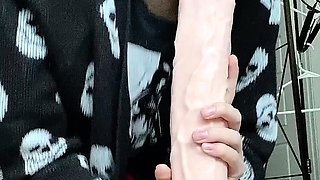 Lovely Amateur teen brunette masturbating outdoor