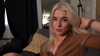 StripCamFun Blonde Amateur MILF Webcam for You