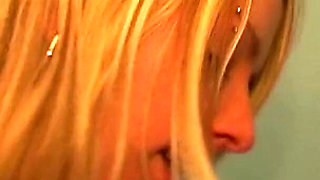 I hunt my cunt - young girl Zdenka fucks some gloryhole dude on public toilet