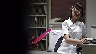 M913G09 An erotic nurse who indulges in masturbation in the office of the night shift!