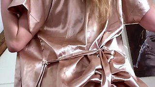 Cumshot amateur MILF suck and jerks dude in the bedroom