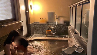 First hot spring trip. SEX in a stylish open-air bath at night. The daily lives of Japanese couples. Japanese amateur hentai