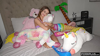 Horny Cum Slut Loses Her Mind When Cock Stretches Open Her Cunt