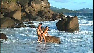 Melanie Has Hardcore Oral and Anal Sex on the Beach with Her Man - Private Porn Sex Videos