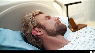 Freeze time trailer with flirtatious Vince Karter and Little Puck from Freeze