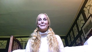 Gorgeous webcam teen in stockings w anal toy