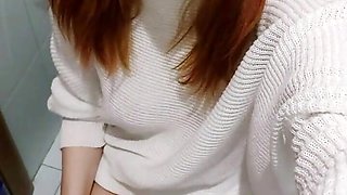 Pissing Housewife