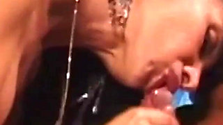 A Nice Blowjob to the Photographer During the Photo Shoot