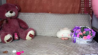 Amateur redhead fully nude on bed and masturbating