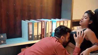 Merrid Bhabhi Hardcore Sex With Boss in Office