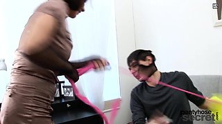 Henessy - Pantyhose secret - Henessy (cosette ibarra)