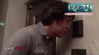 Maki Horiguchi Delivers Sensational Japanese Blowjob Experience
