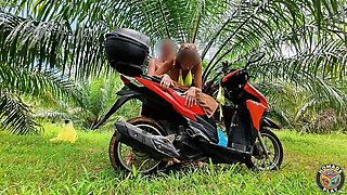 Wild Girlfriend Fuck on a Scooter & Wet Squirt in a Jungle During Rain