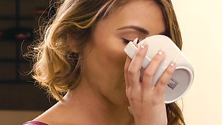 Jessa Rhodes' Forbidden Kitchen Affair in Cheating Heat