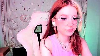 Amateur Webcam Teen Masturbates And Teases