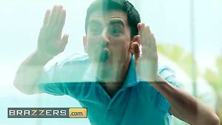 BRAZZERS - Naughty Yasmina Khan And Aaliyah Yasin Share Their Huge Boobs In A Wild 3some With Lucky Jordi