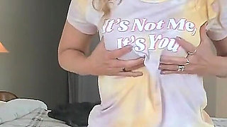 Real Hot Wife MILF Camgirl Jess Ryan Twerking