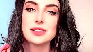 Big boob brunette masturbates on webcam