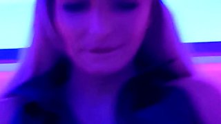 amateur blonde solo webcam