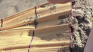 Watching dude fucks blonde MILF on the beach