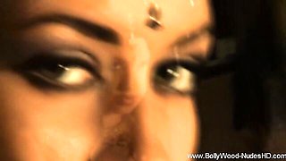 Fascinating lady's naked sex