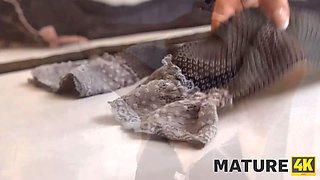 Mature4k. charmer has no problems with xxx and receives knob in pussy