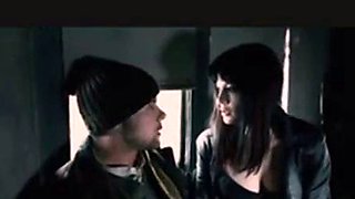 Natassia Malthe Steamy Softcore Sex och Kyss Scene