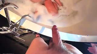 Intense solar shower quickie, flawless body, jizz on