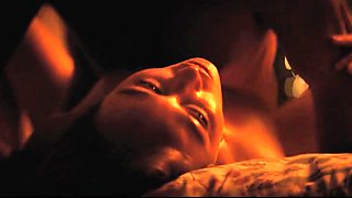 Alycia Debnam-Carey boobs in a sex scene