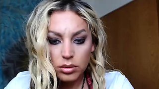 Big boob brunette masturbates on webcam