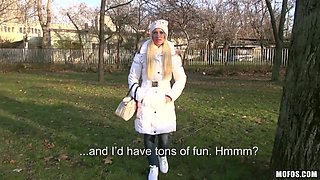 Public Pickups - Kiara Lord Wats to Fellate Some Man sausage