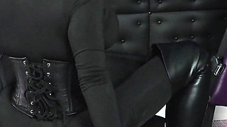 Miss Alessa Milano Femdom Facesitting Breathplay Heel Worship Mouthgagging on the Facesitting Chair by German Mistress