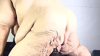 She the Boss Riding Him on Her Desk That Pussys the Best