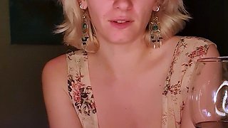 Amateur Webcam Cute Teen Plays Solo with Big Dildo