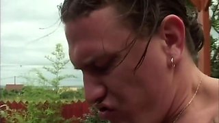 Wife Catches Husband Having Sex With Babysitter In Garden - La Venere Bianca