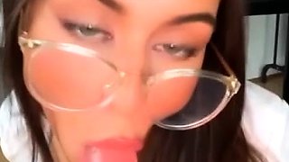 Live brunette camgirl toys masturbation orgasm on webcam
