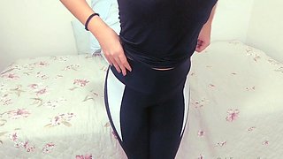 Sexynympho webcam model uses toy on clit to masturbate